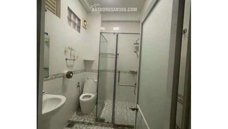 Bán nhà đẹp Măt Tiền Q.4, Gần Tân Vĩnh, 5,2m x 10m, 4 tầng, Giá nhỉnh 8 tỷ.